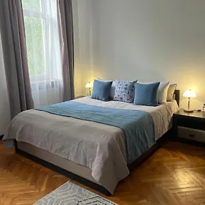 Wonderful Near The Old Апартаменты Львов